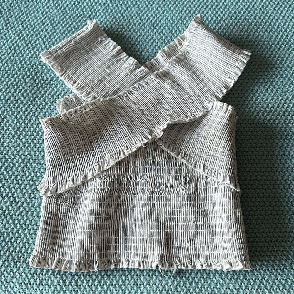 Urban outfitters summer crossover top size S